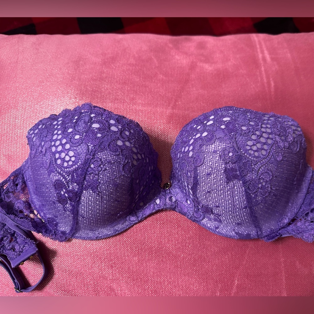 Victorias Secret Elegant Purple Lace Bra